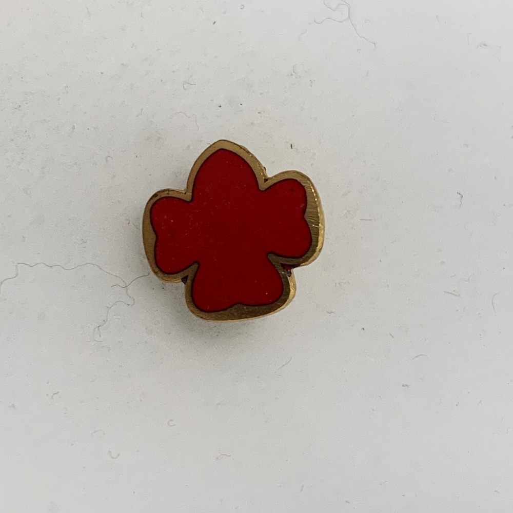 Vintage Girl Scouts Brownie Trefoil Pin Red Enamel Gold Tone Collectible Badge